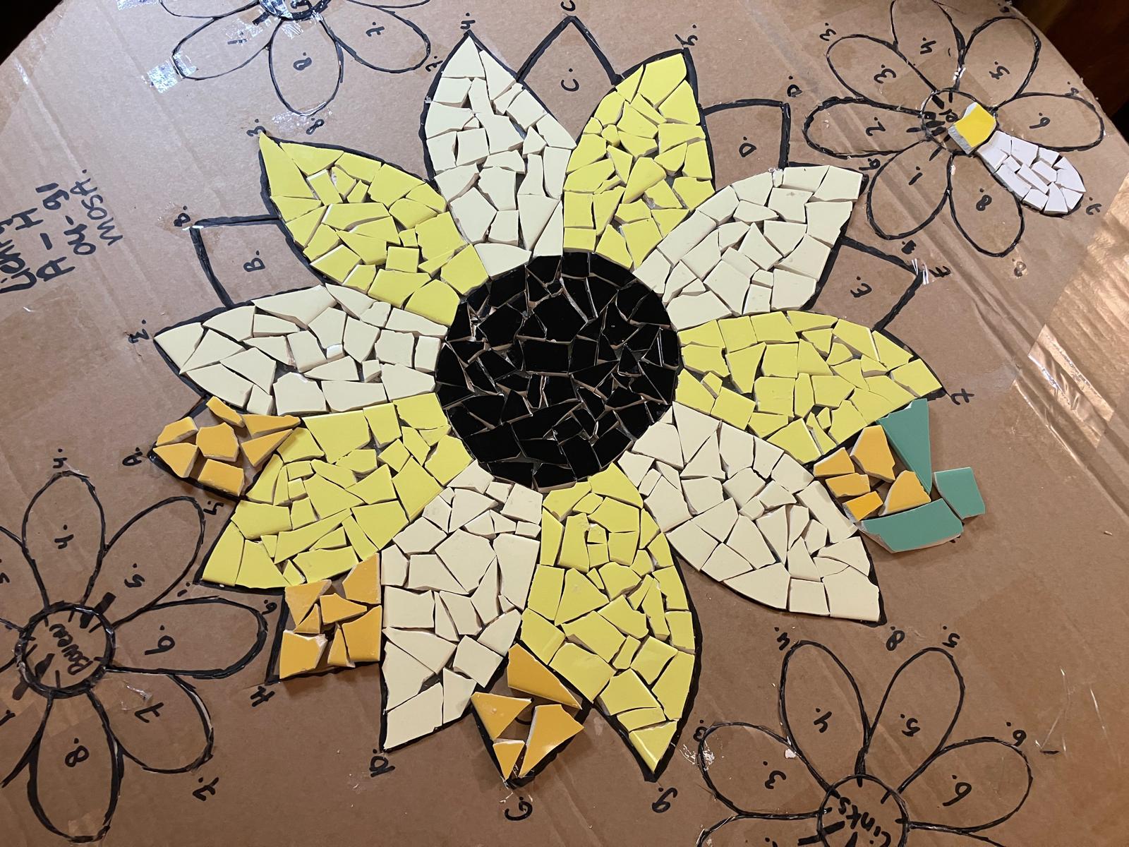 Foto 48 bij artikel "Daar is die dan, het project: De Mozaiektafel!".