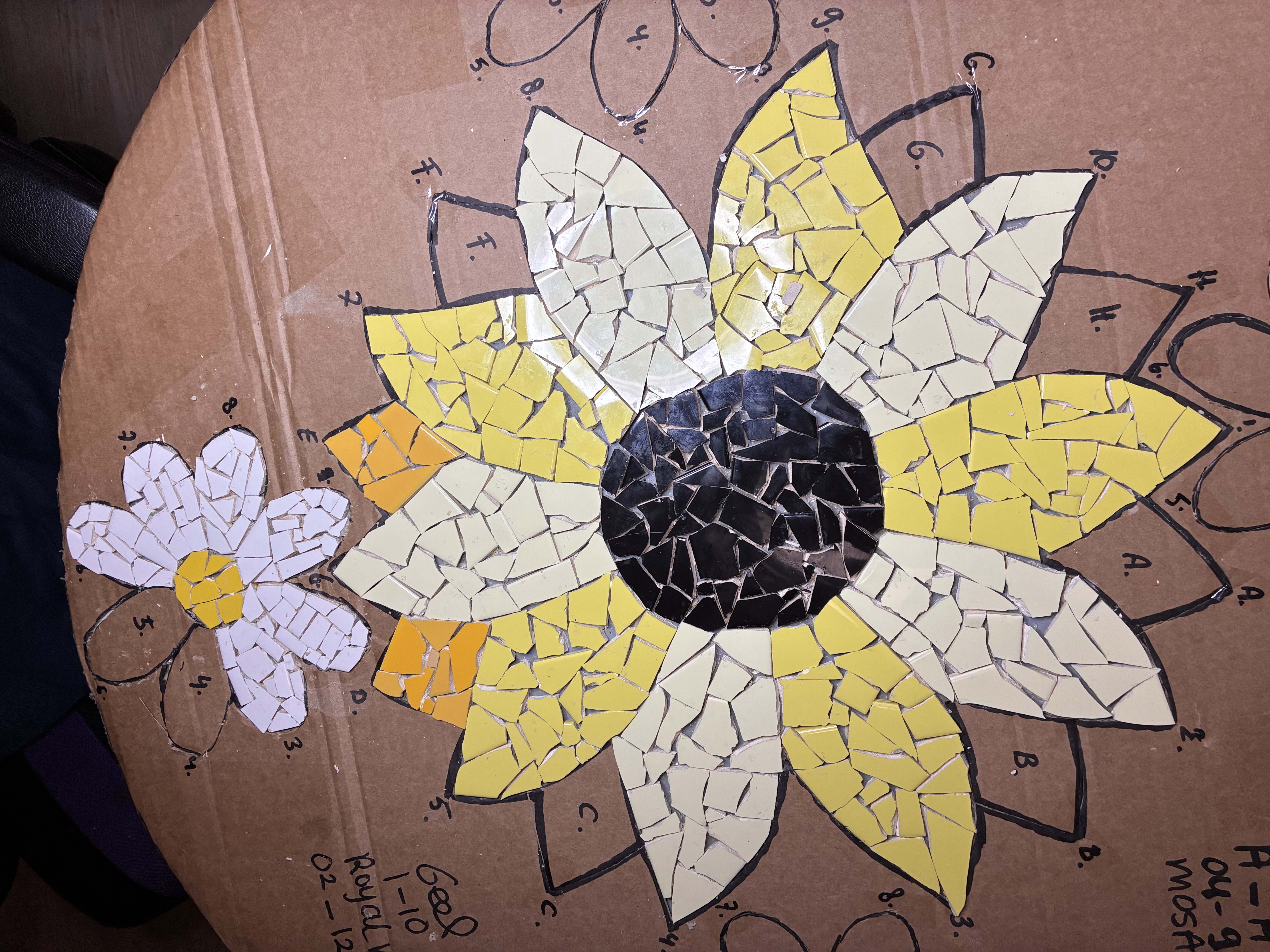 Foto 37 bij artikel "Daar is die dan, het project: De Mozaiektafel!".