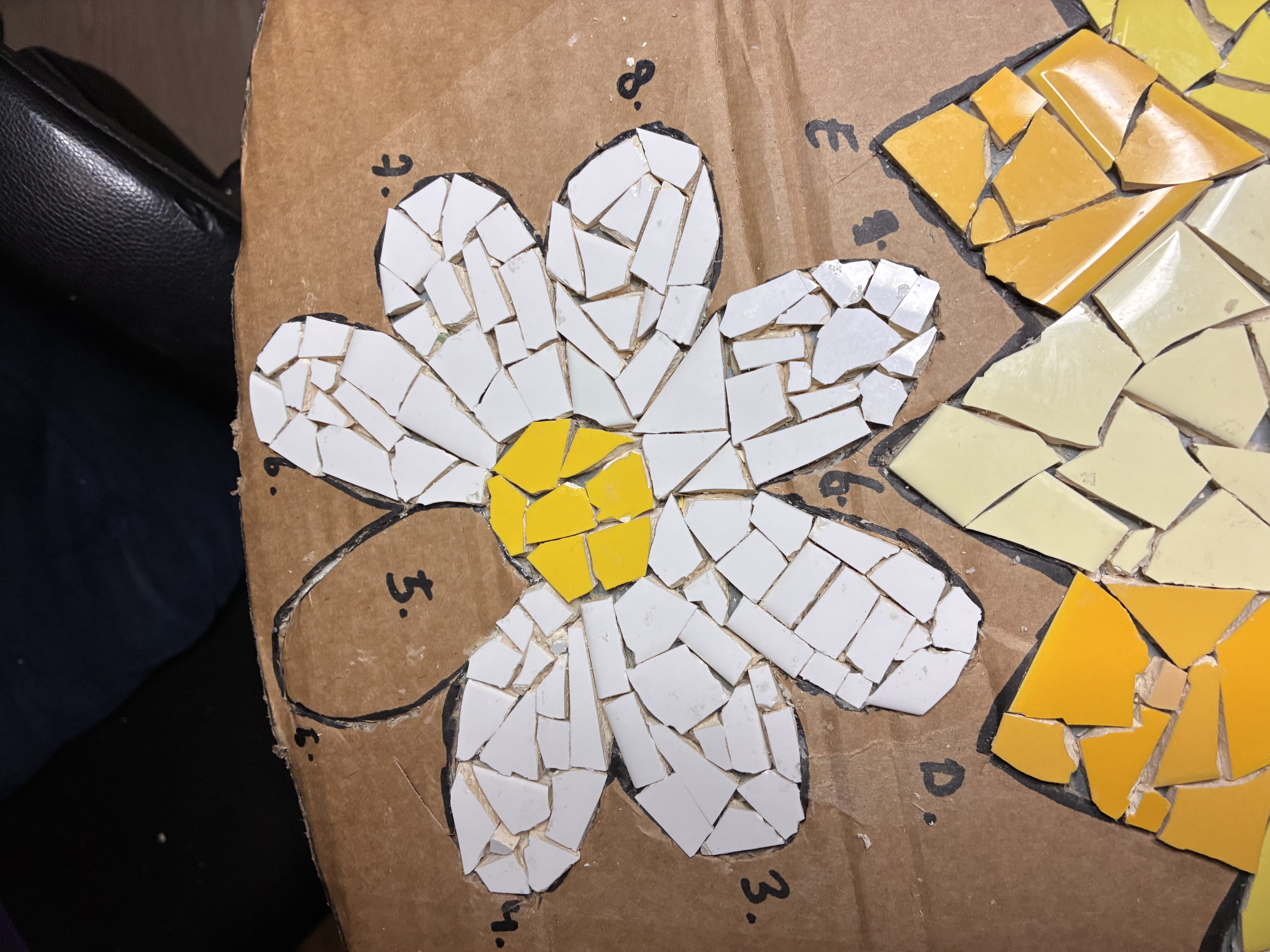 Foto 38 bij artikel "Daar is die dan, het project: De Mozaiektafel!".