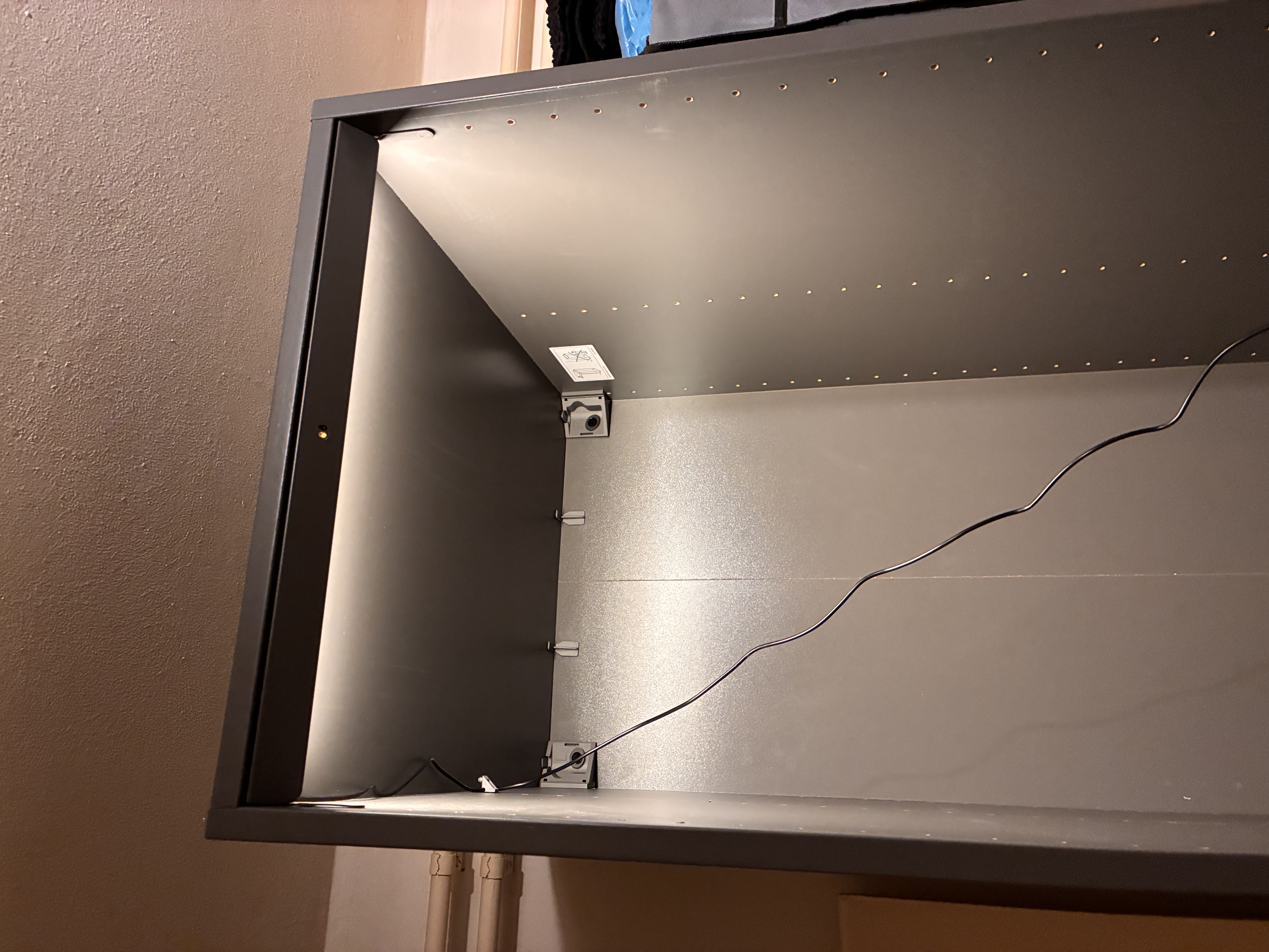 Foto 12 bij artikel "Nieuwe IKEA kledingkast gebouwd".