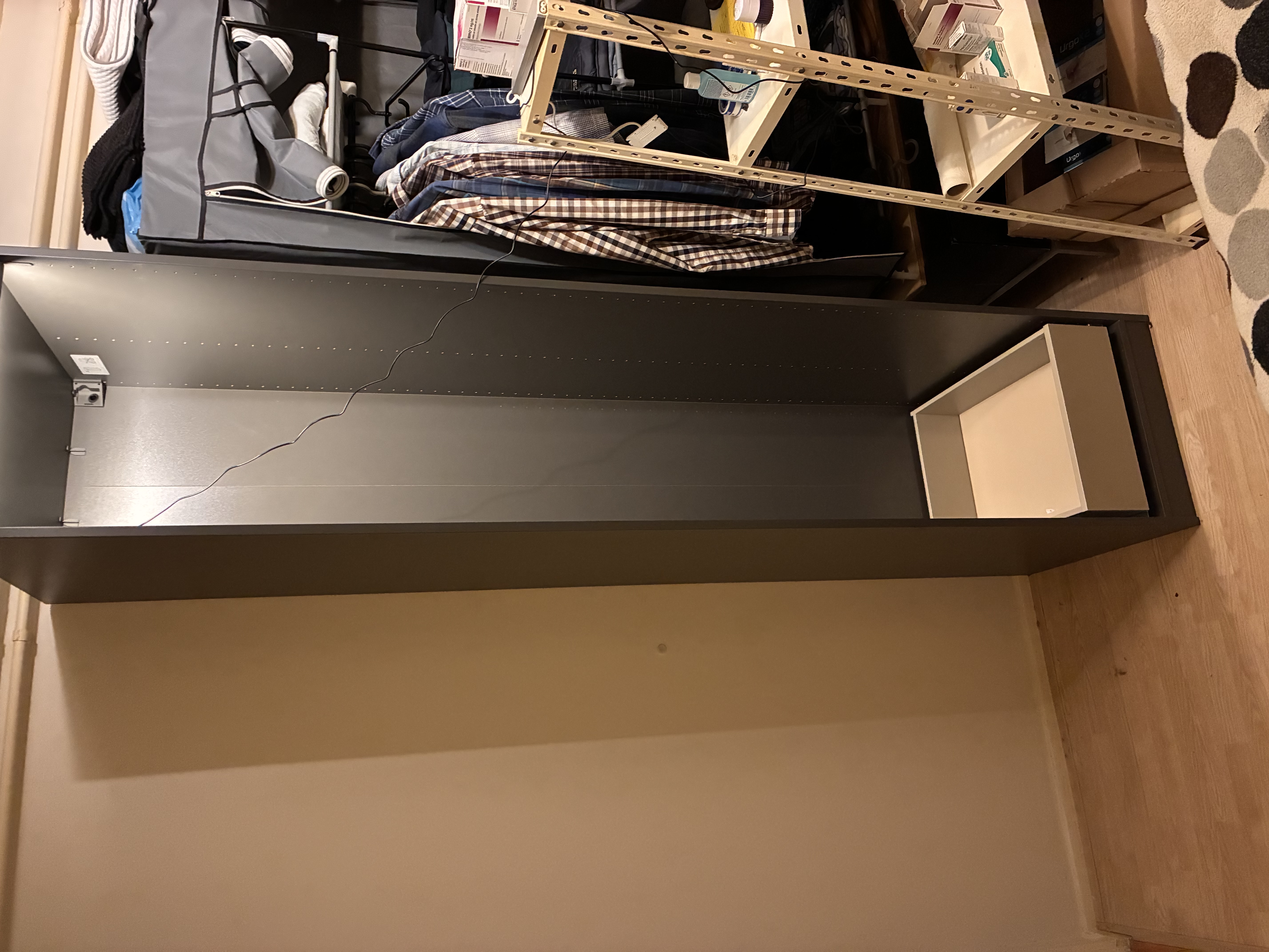 Foto 9 bij artikel "Nieuwe IKEA kledingkast gebouwd".