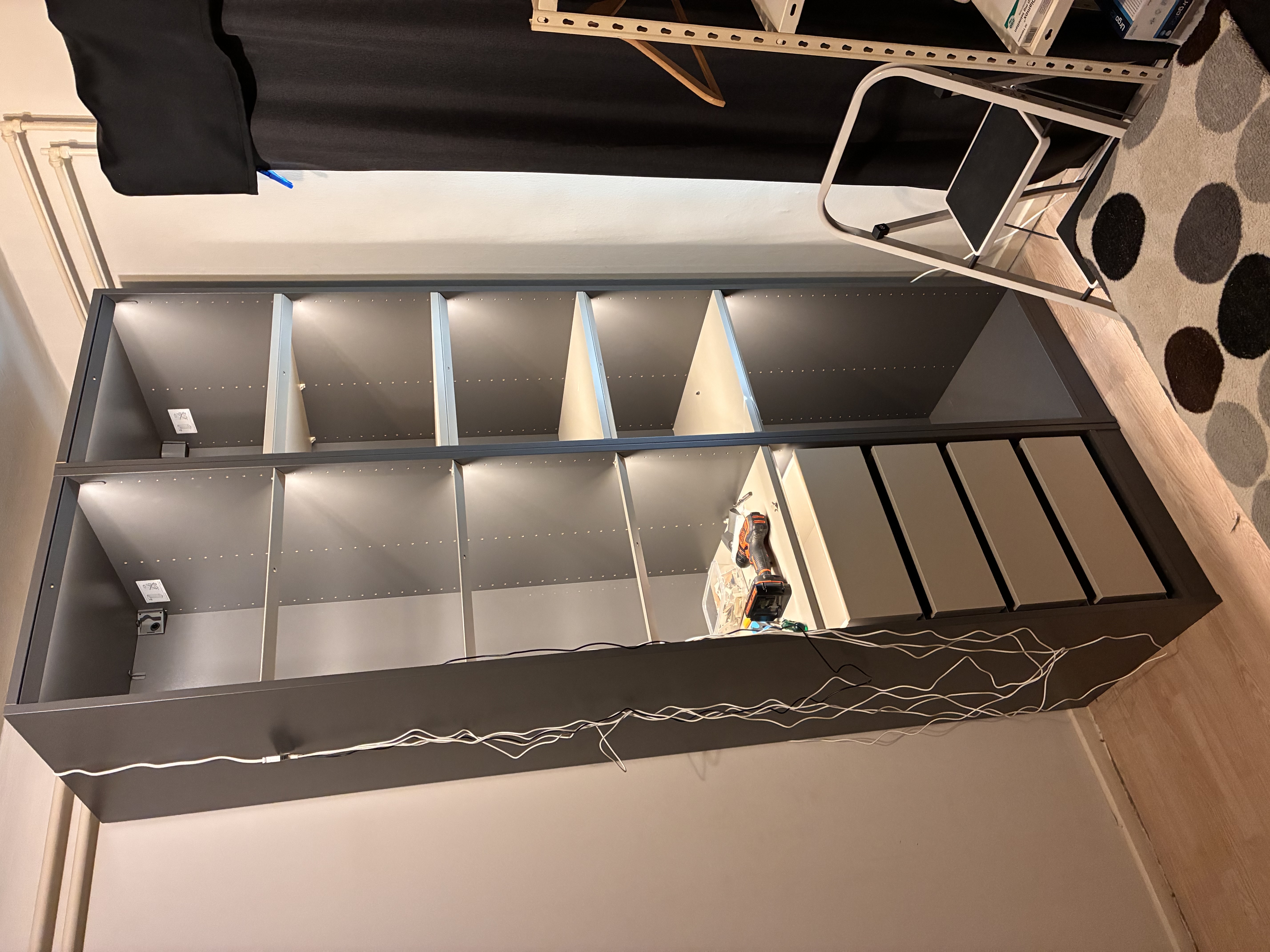 Foto 8 bij artikel "Nieuwe IKEA kledingkast gebouwd".