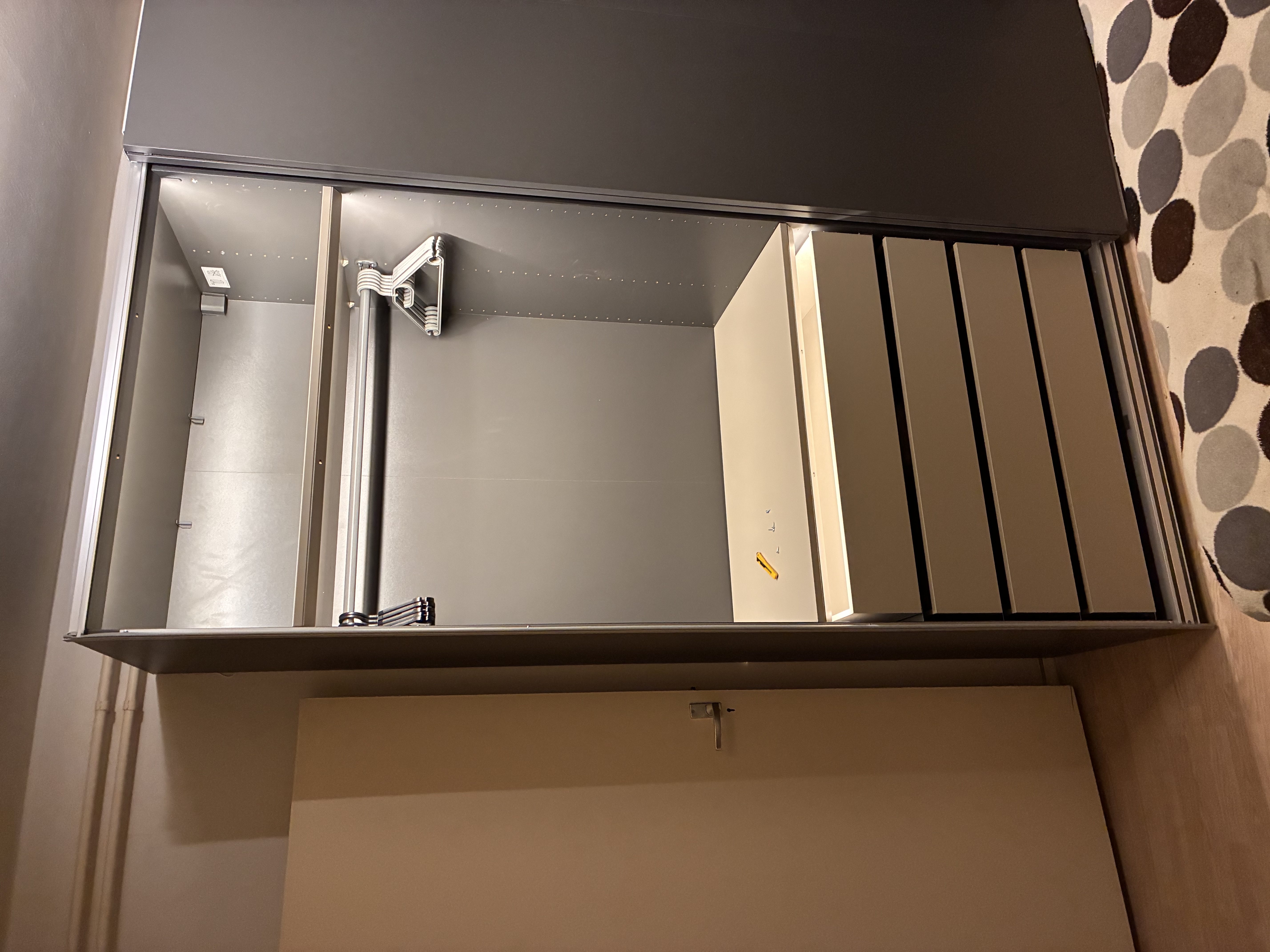 Foto 3 bij artikel "Nieuwe IKEA kledingkast gebouwd".