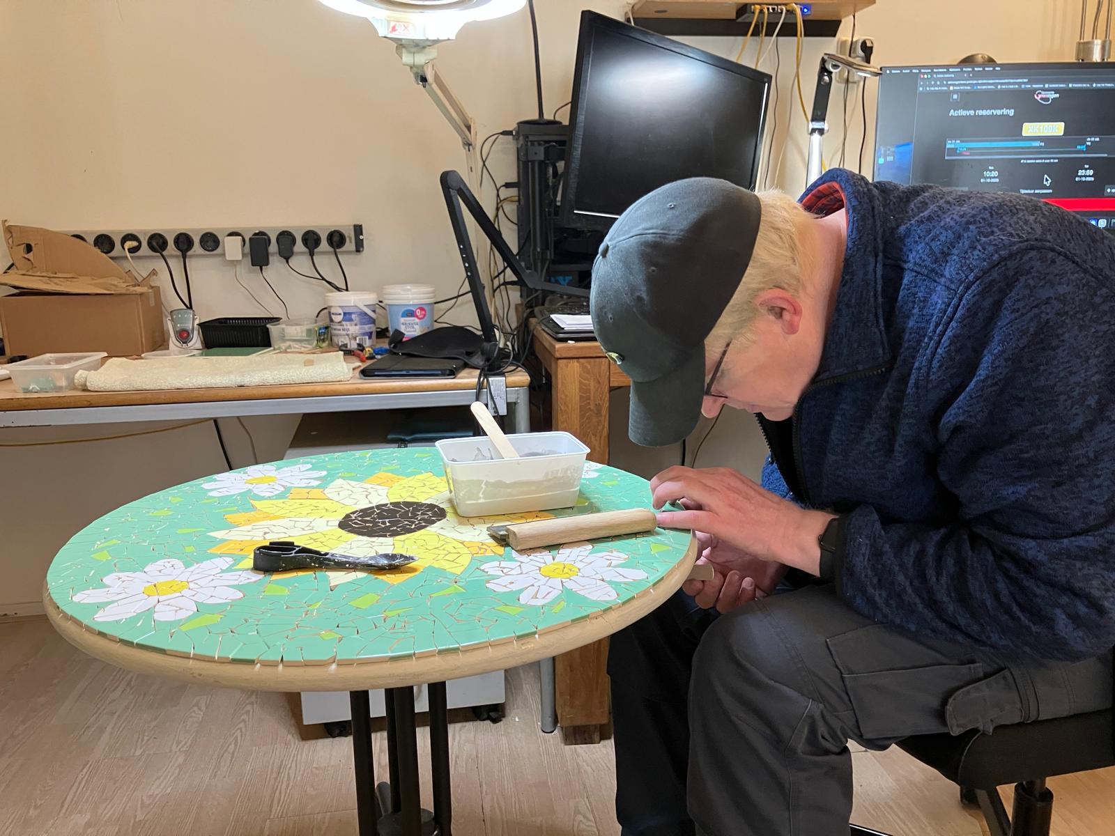 Foto 16 bij artikel "Daar is die dan, het project: De Mozaiektafel!".