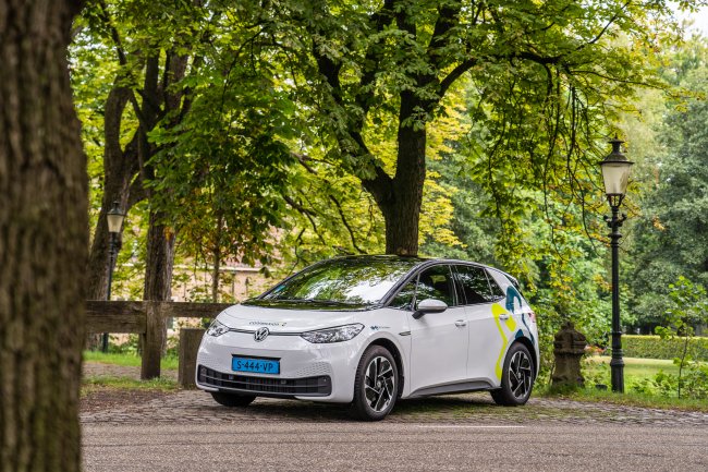 Hobbelen en stuiteren over de vele drempels met de taxi