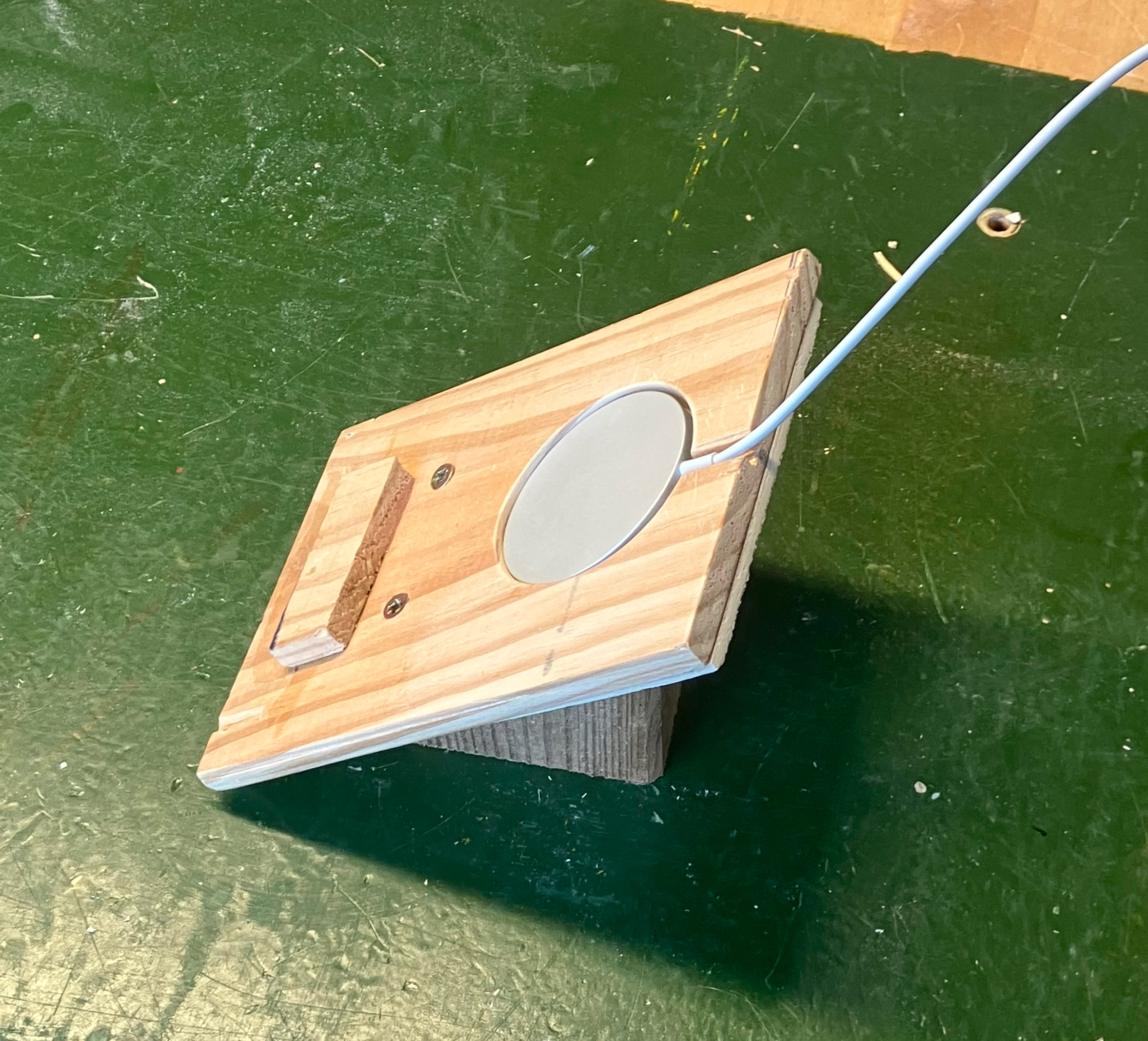 Foto 5 bij artikel "Telefoonhouder voor draadloos opladen iPhone".